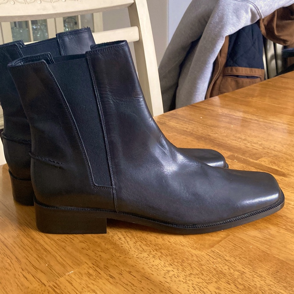 New Banana Republic Italian Leather Ladies Boots Size 71/2